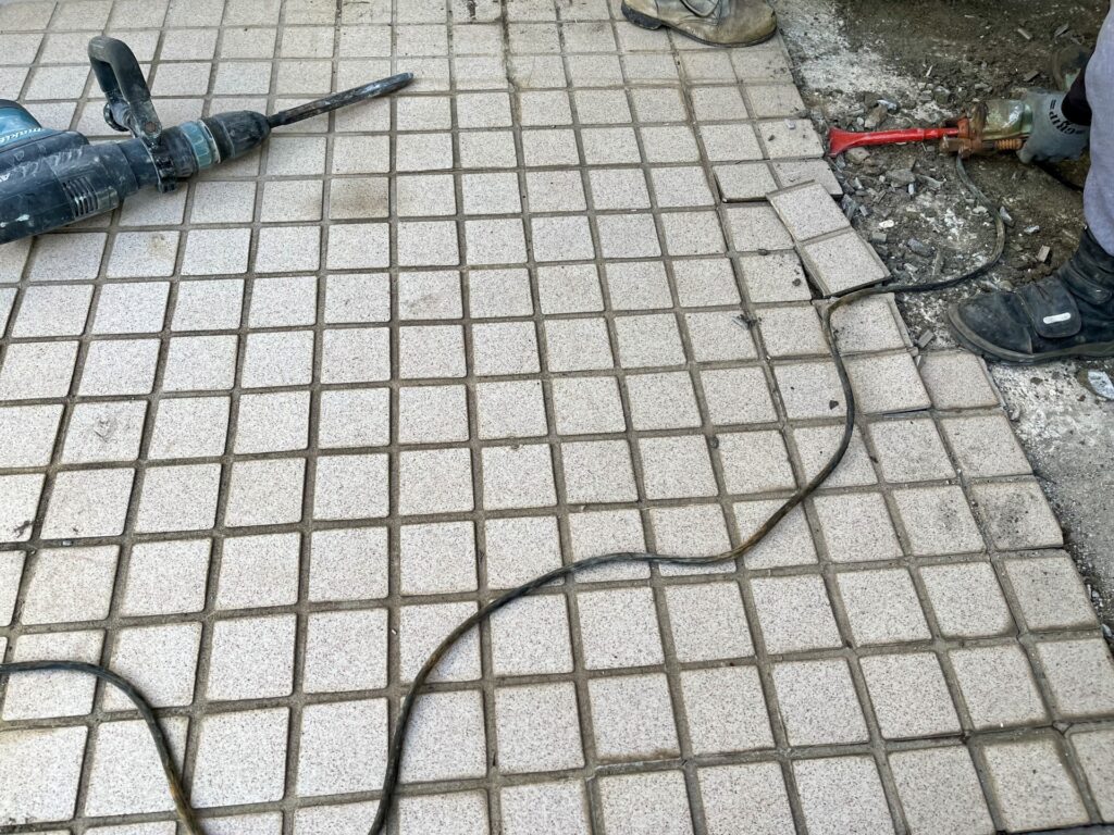 基礎コンクリートの破砕
