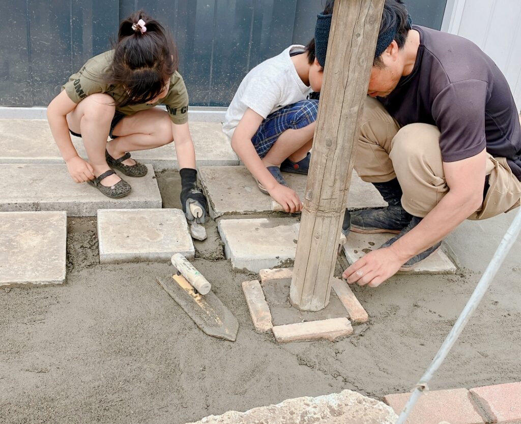 表面を綺麗に仕上げるコテの使い方