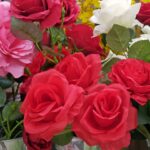 庭に造花は後悔する？外での耐久性・寿命、掃除や害虫対策を徹底解説