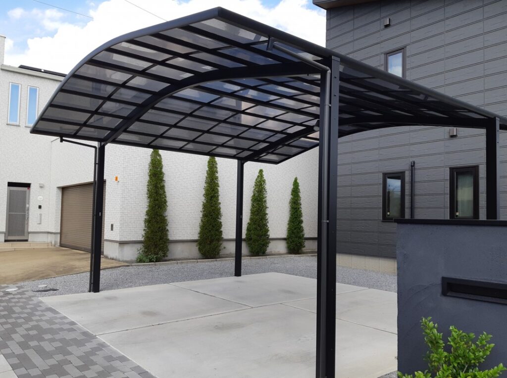 カーポート建築確認の実態！10平米の壁や建ぺい率、費用と罰則を徹底解説