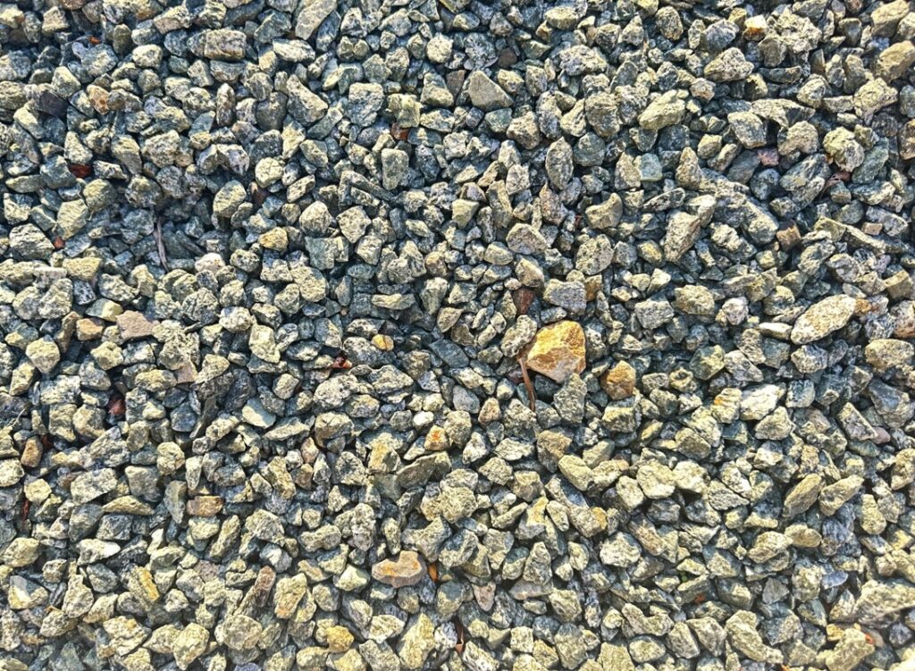白玉砂利や砕石などゴキブリ対策に有効な砂利の種類2