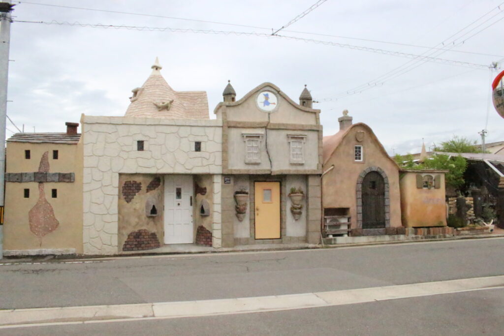 インスタで話題のモルタル造形と世界観