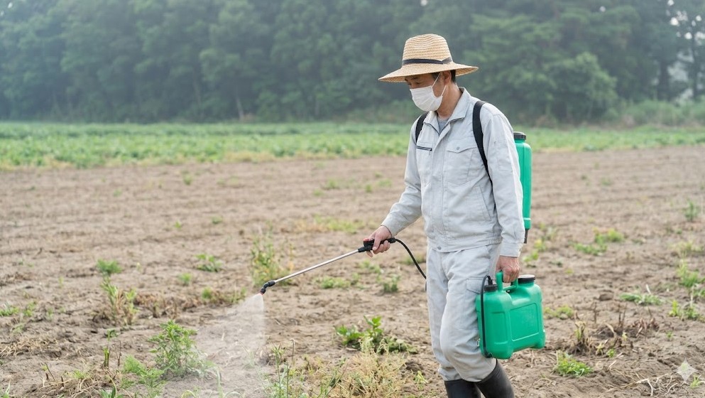 10aを5Lで済ませる少水量散布と専用ノズルの威力