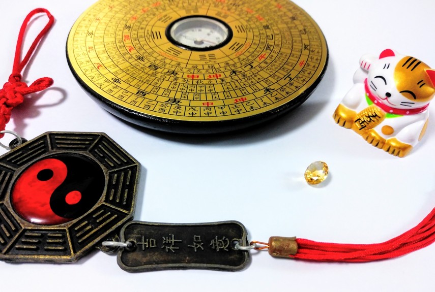 迷信や風水で語られる家運の低下と不吉な伝承